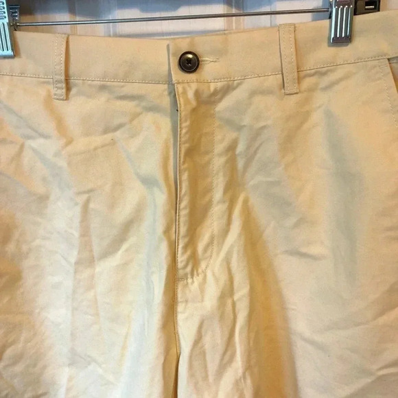 Chase Edward Golf Shorts MensSize 38”W, 9.5”L Pockets Yellow - Picture 7 of 7
